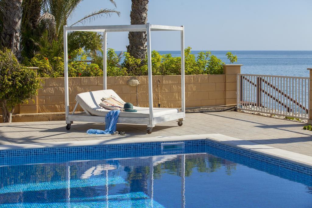 Meneou Beachfront Villa Sunset Perivolia Kamer foto