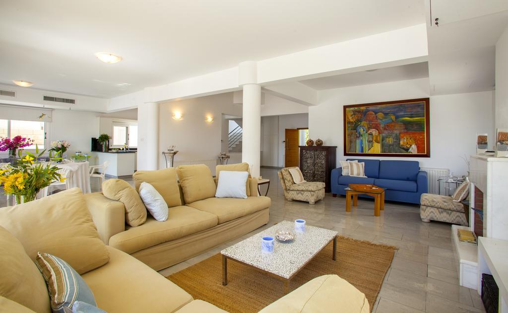 Meneou Beachfront Villa Sunset Perivolia Kamer foto