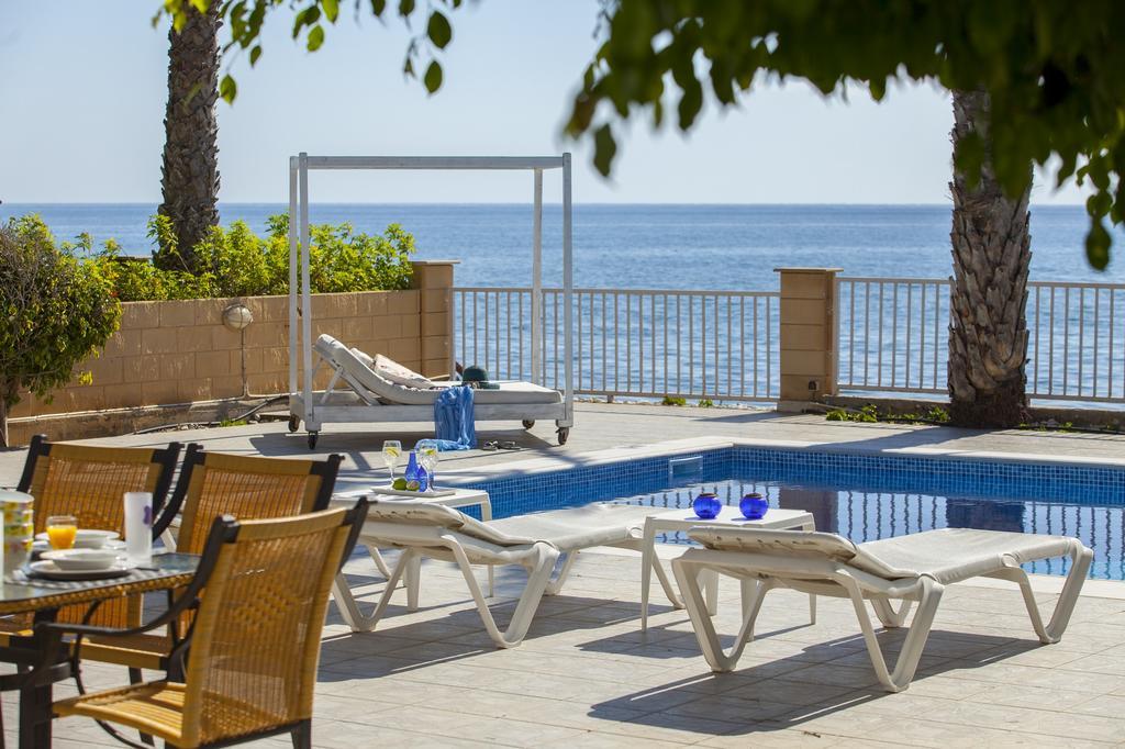 Meneou Beachfront Villa Sunset Perivolia Kamer foto