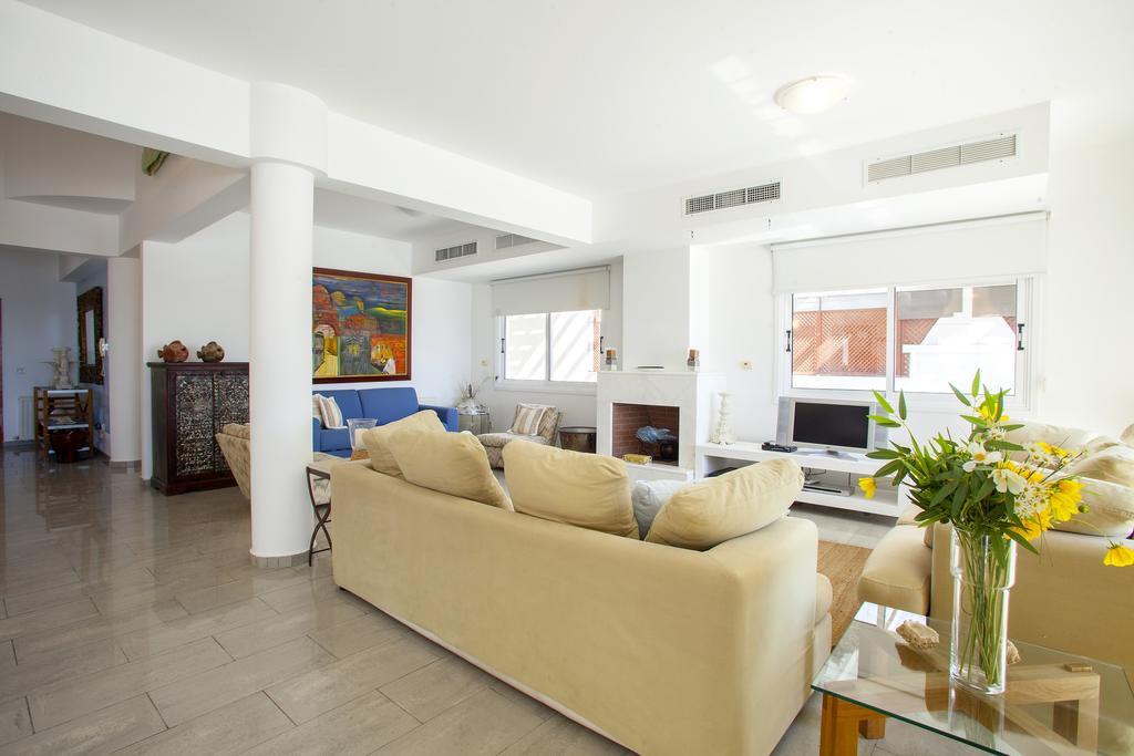 Meneou Beachfront Villa Sunset Perivolia Kamer foto