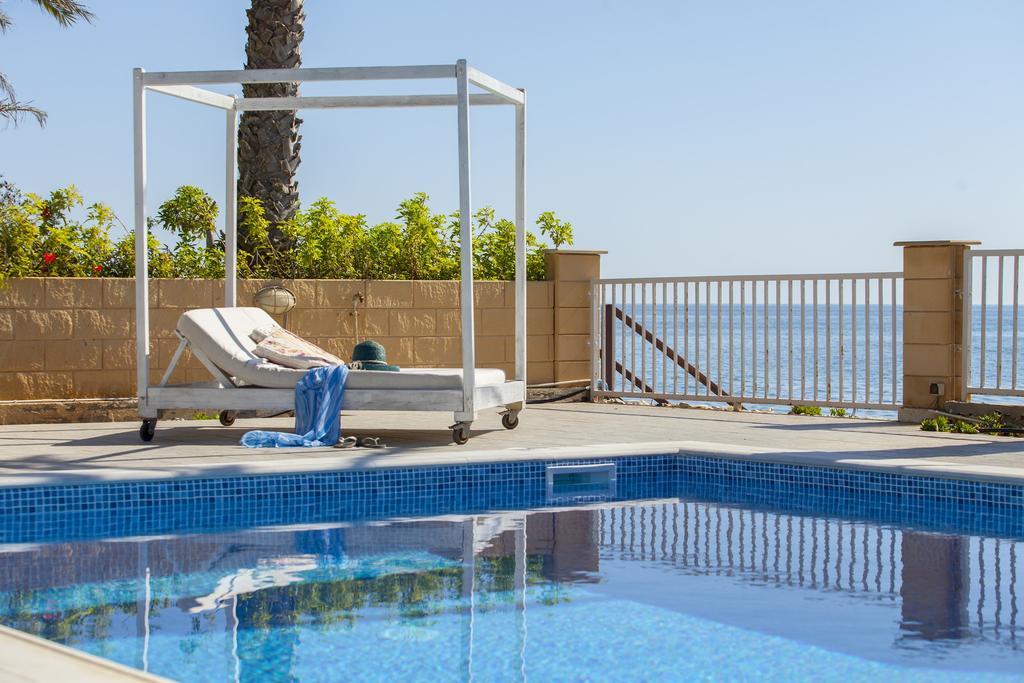 Meneou Beachfront Villa Sunset Perivolia Kamer foto