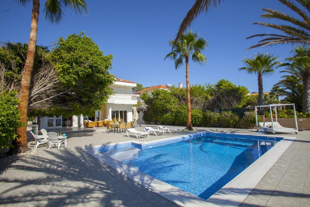 Meneou Beachfront Villa Sunset Perivolia Kamer foto