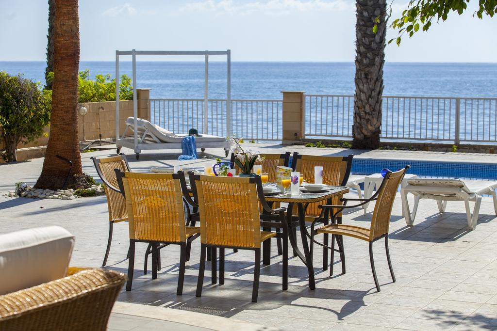 Meneou Beachfront Villa Sunset Perivolia Kamer foto