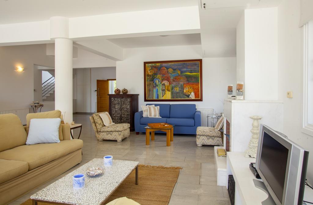 Meneou Beachfront Villa Sunset Perivolia Kamer foto