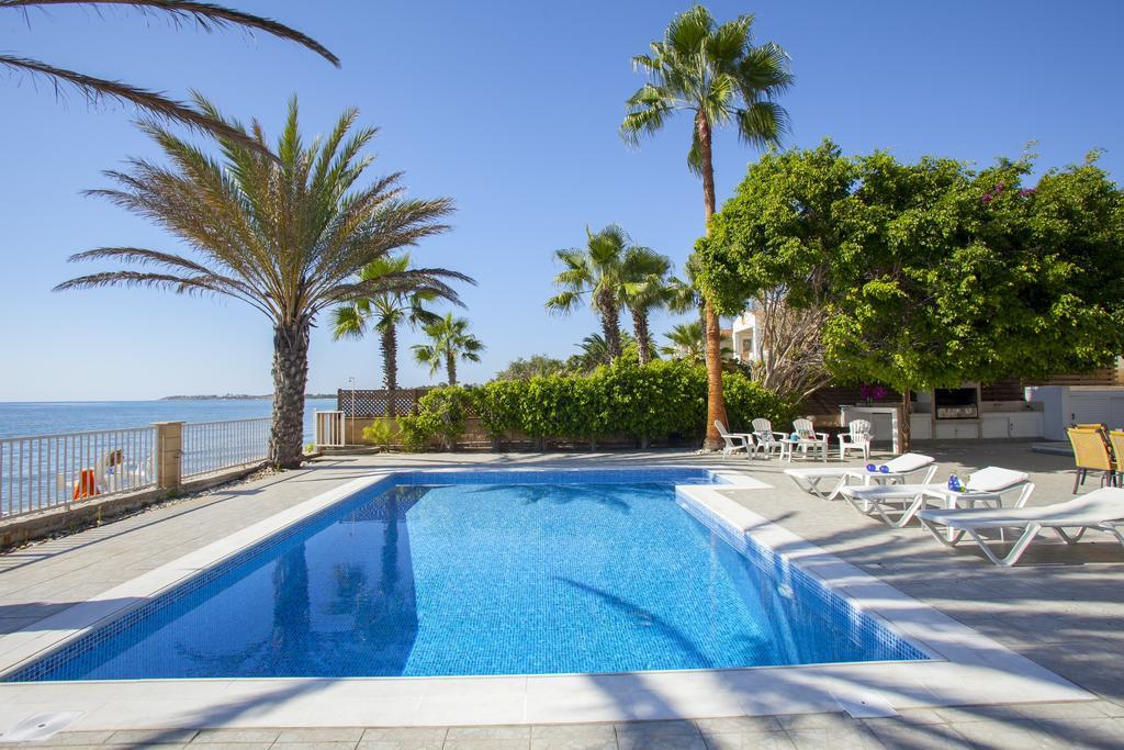 Meneou Beachfront Villa Sunset Perivolia Kamer foto