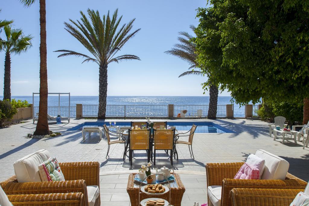 Meneou Beachfront Villa Sunset Perivolia Kamer foto