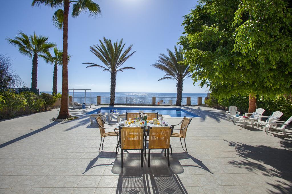 Meneou Beachfront Villa Sunset Perivolia Kamer foto